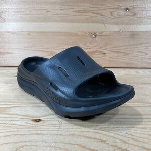 Hoka Ora Recovery Slide 3 Women’s 6 Men’s 4 Black